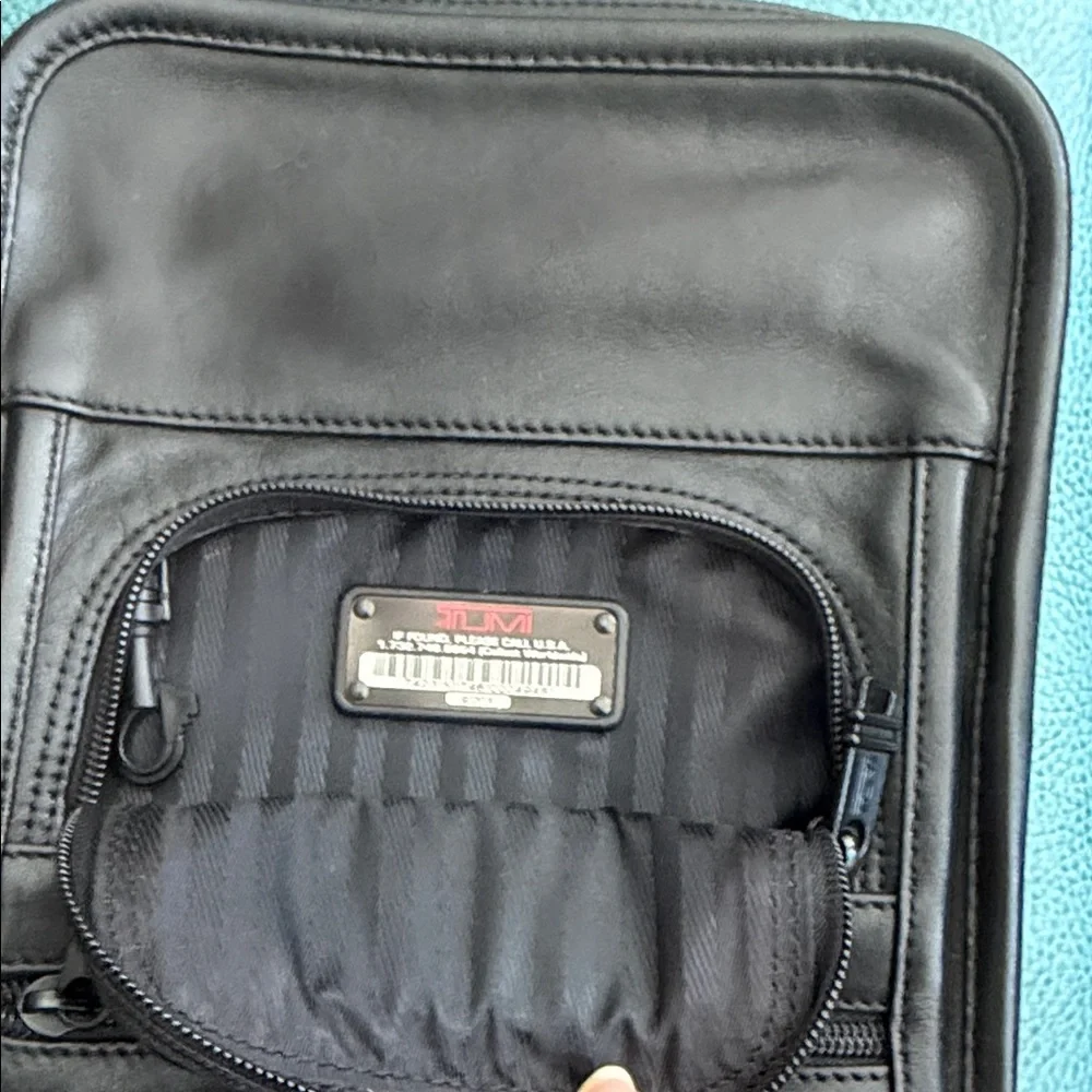 Tumi Black Leather Men's Bag - Picture 8 of 13